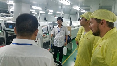 Российская IT-компания запустила в массовое производство первую в мире онлайн-фоторамку
