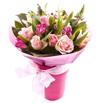 Скидки на доставку цветов и подарков делает летом RussianFlora.ru