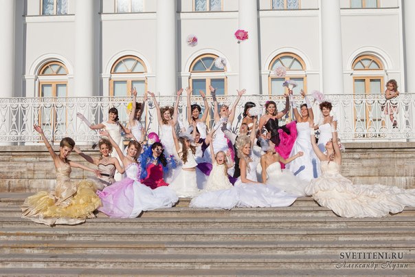 22 июня 2012 года в Санкт-Петербурге прошел 6-й ежегодный фестиваль Шоу Невест.